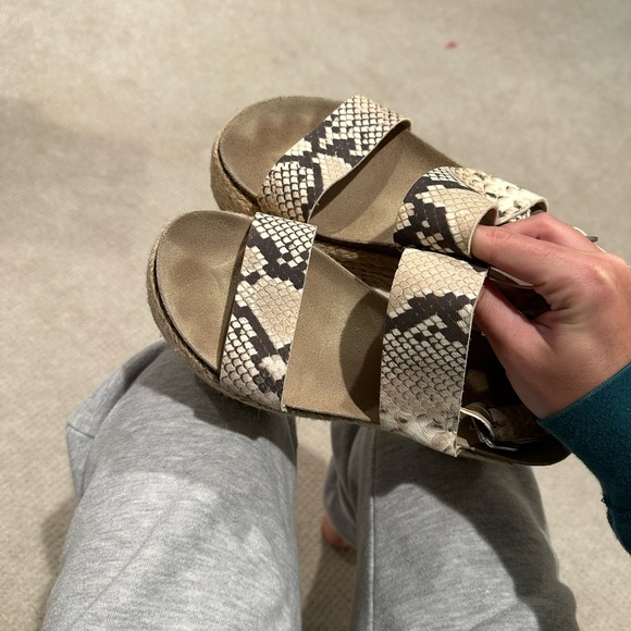 Steve Madden platform sandals - Picture 3 of 4